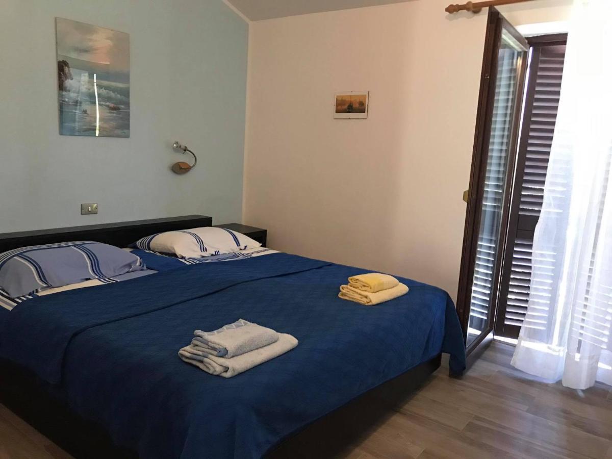 Draga Rooms Njivice Esterno foto
