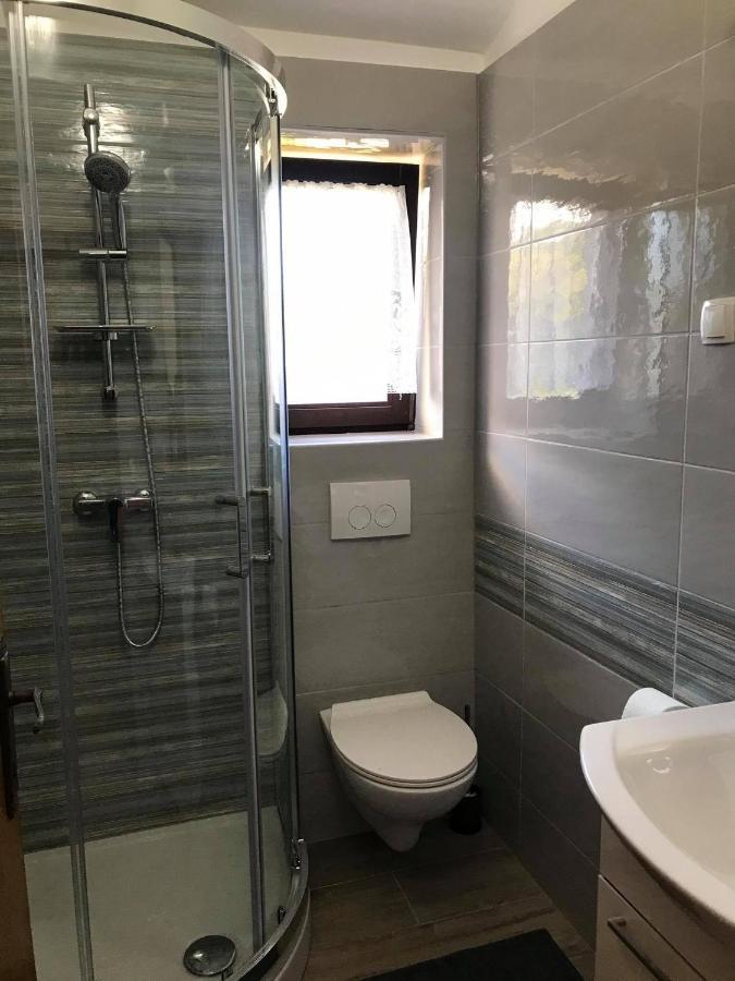 Draga Rooms Njivice Esterno foto