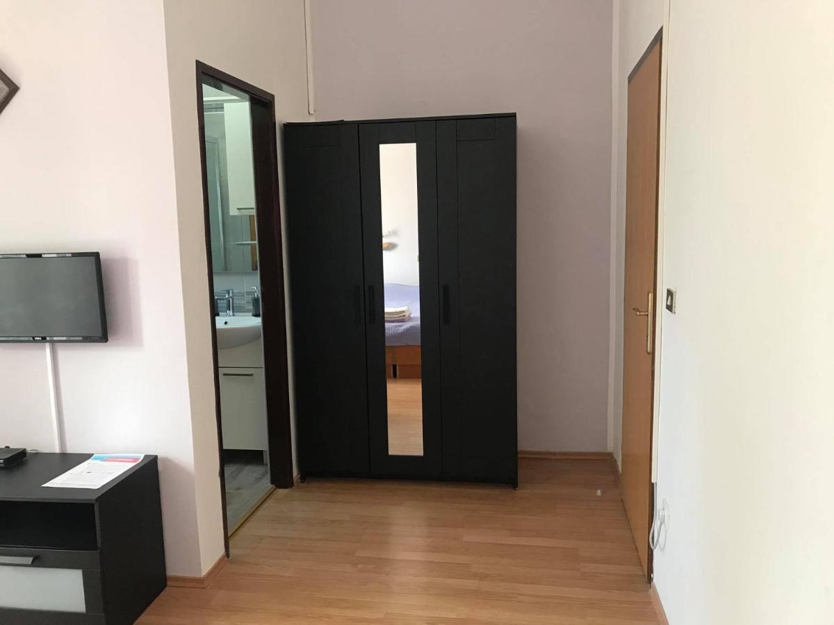 Draga Rooms Njivice Esterno foto
