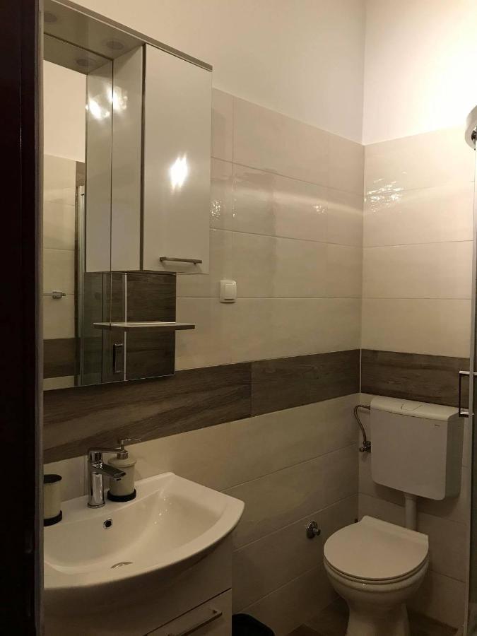 Draga Rooms Njivice Esterno foto
