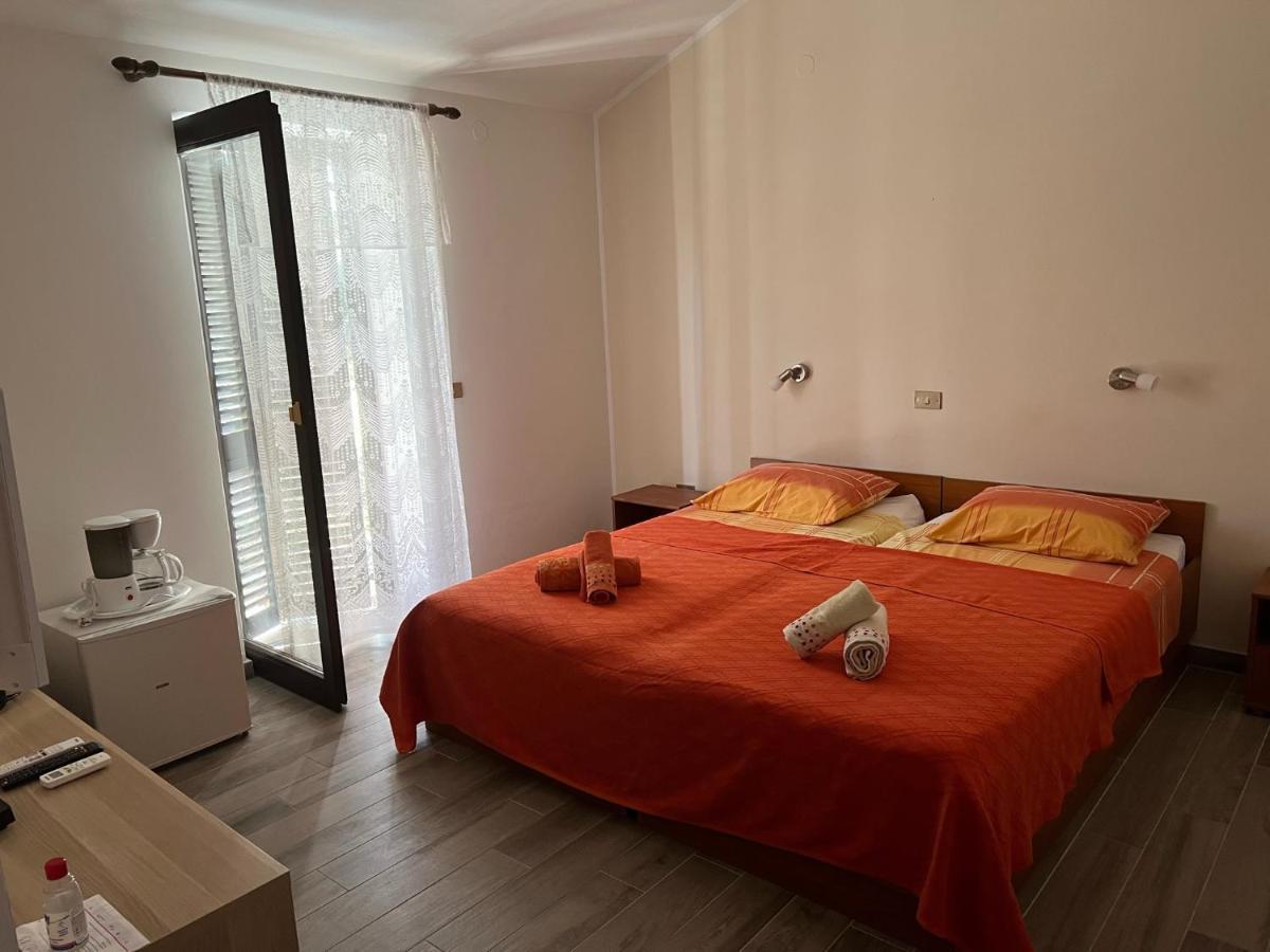 Draga Rooms Njivice Esterno foto