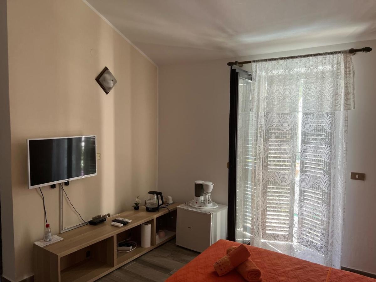 Draga Rooms Njivice Esterno foto
