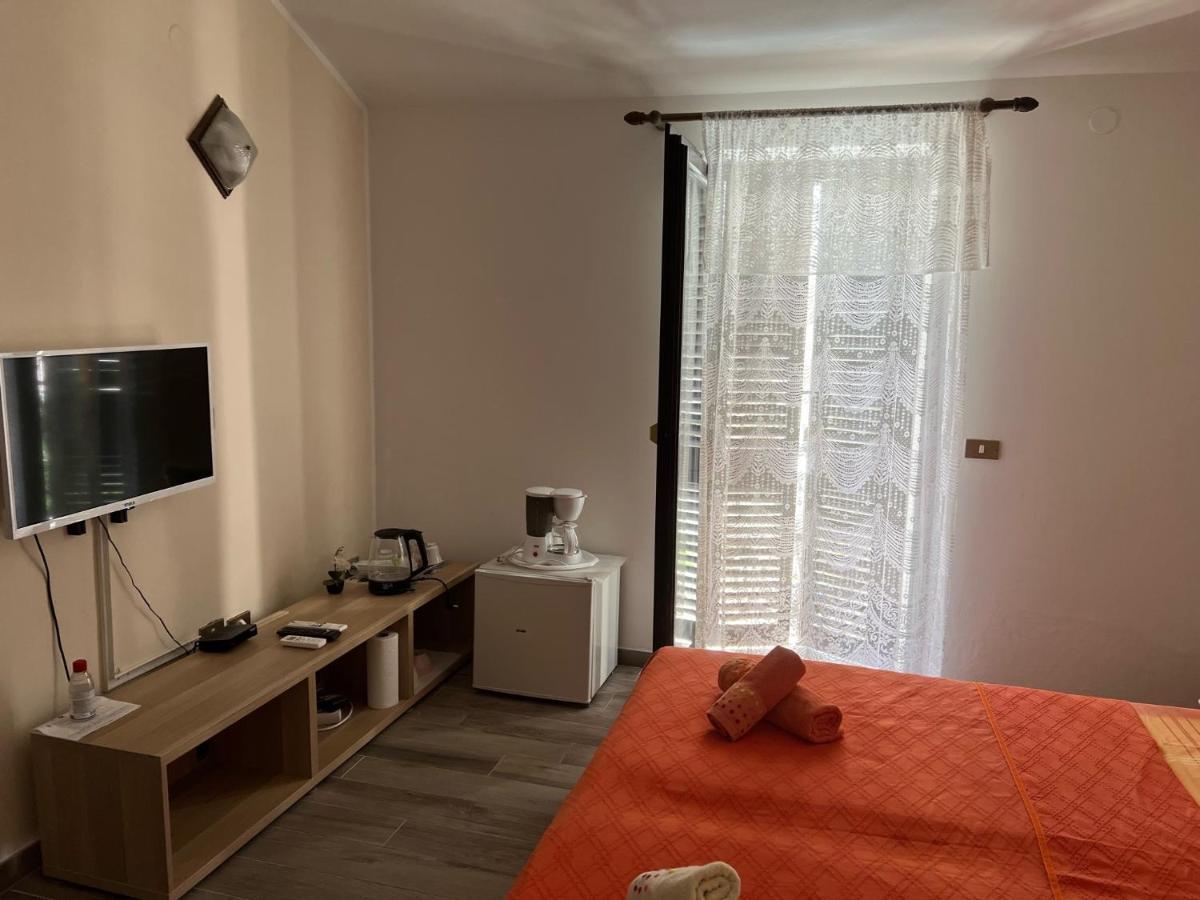 Draga Rooms Njivice Esterno foto