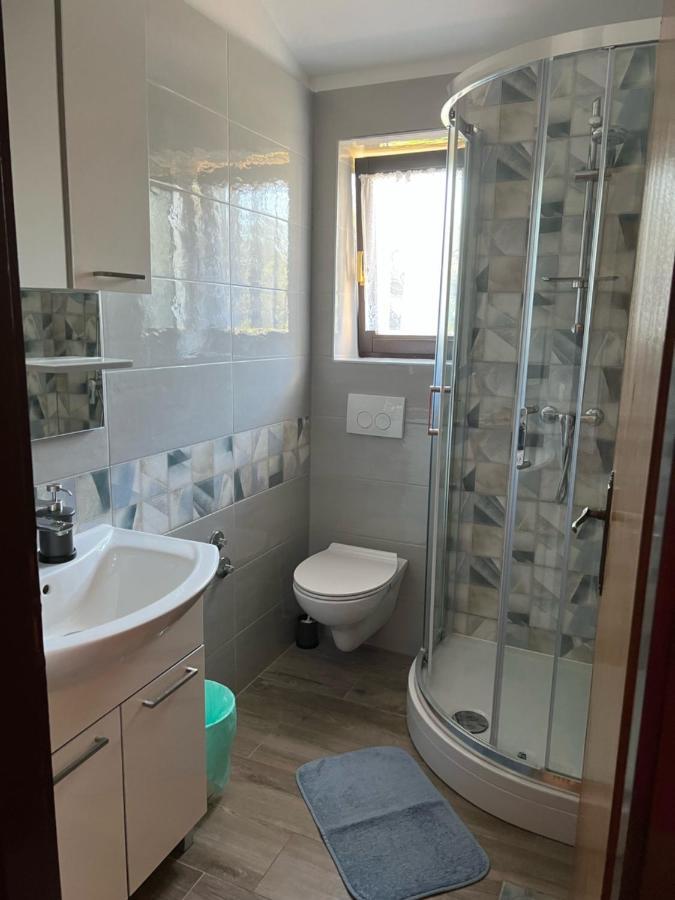 Draga Rooms Njivice Esterno foto