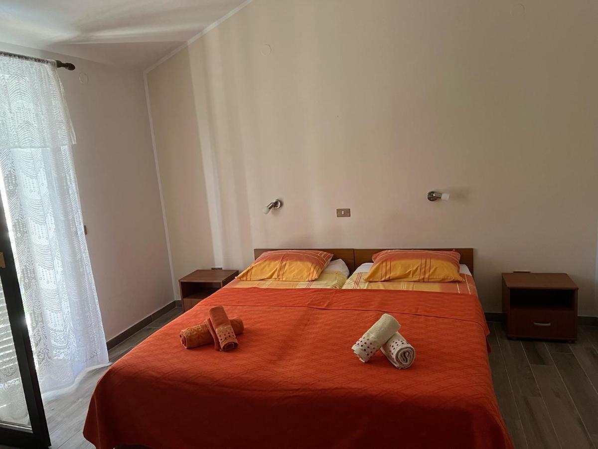 Draga Rooms Njivice Esterno foto